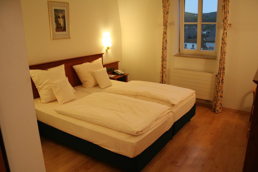 Altstadt-Hotel Treviri Esterno foto