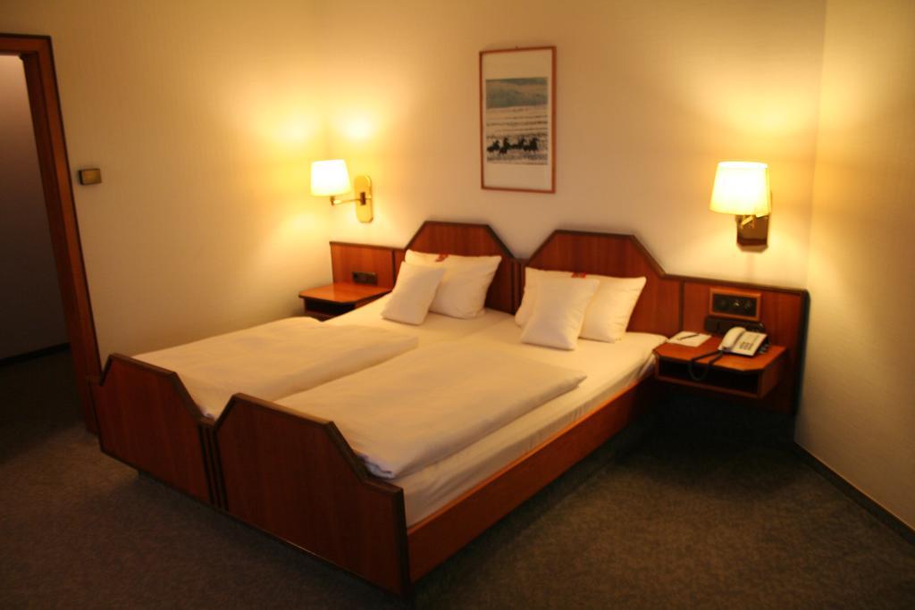 Altstadt-Hotel Treviri Esterno foto